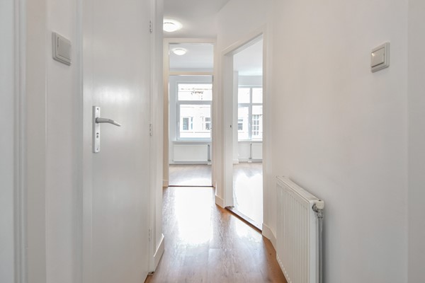 Medium property photo - Jan van Beersstraat 142, 2523 KA Den Haag
